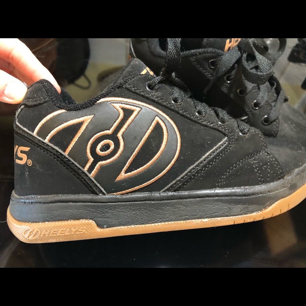 Boys shoes